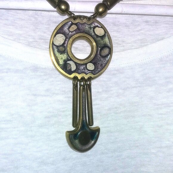 VINTAGE🌻Mid-century 70's ARTISAN BRASS ENAMEL INLAY CHOCKER NECKLACE - Picture 2 of 6